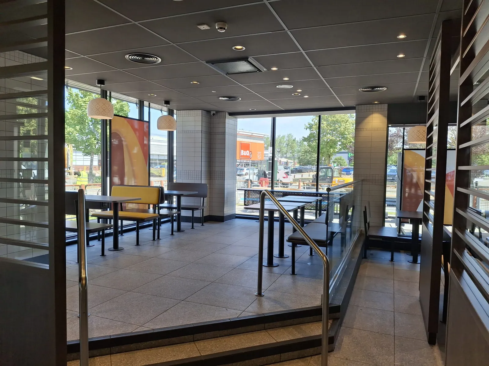 Raised window seating, Aintree